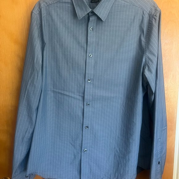 Collared Dress Shirt - Unique Pattern! // DKNY Men's Size L - Picture 5 of 7